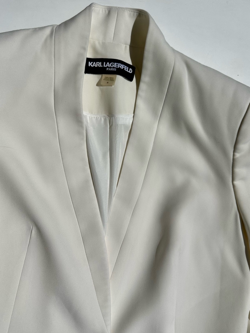 Karl Lagerfeld Ivory White Pant Suit Single-Button Blazer & Matching Trousers, 6 - Picture 4 of 16